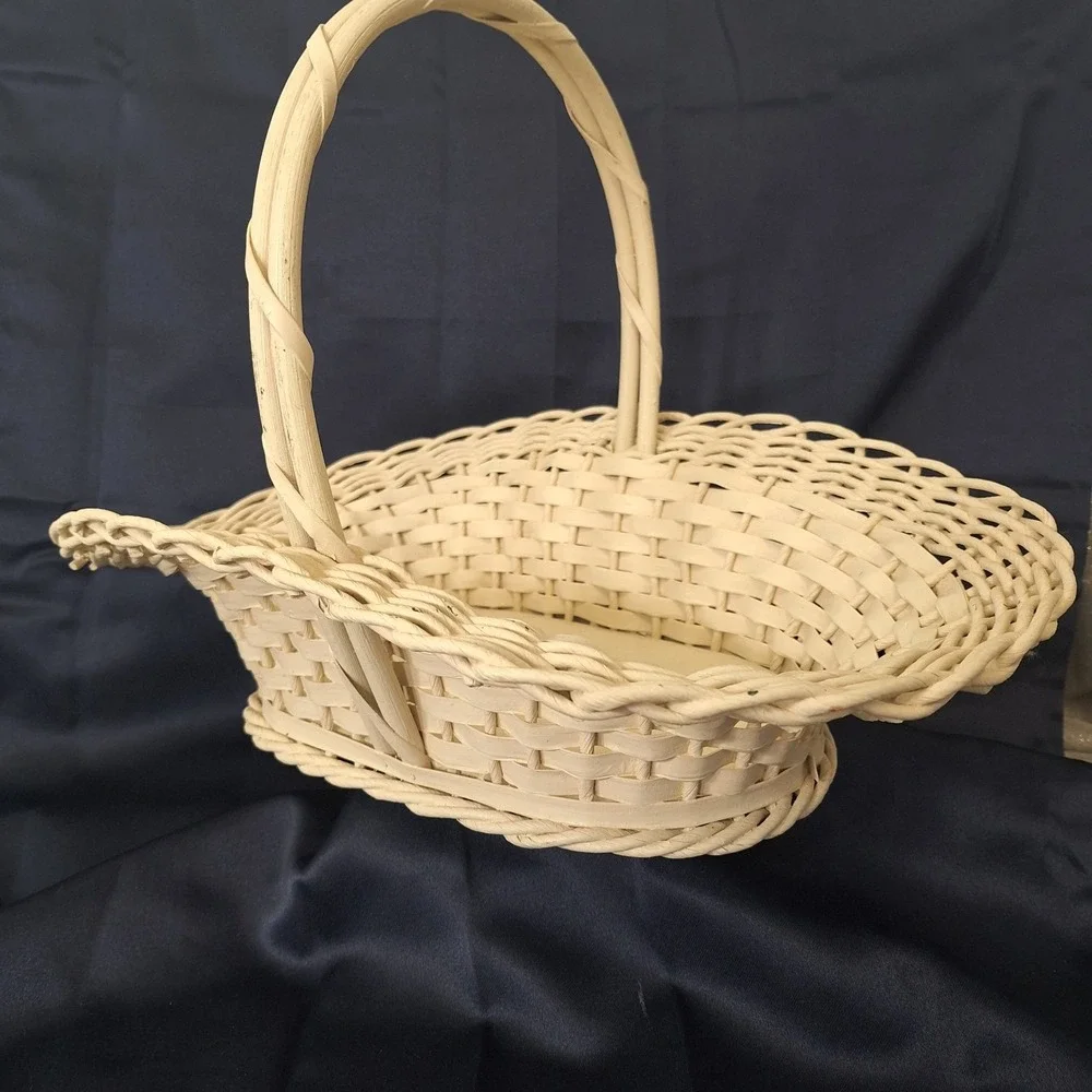 Vintage Harry & David Wicker Basket Bear Creek Off White Painted Cottage Core Lg